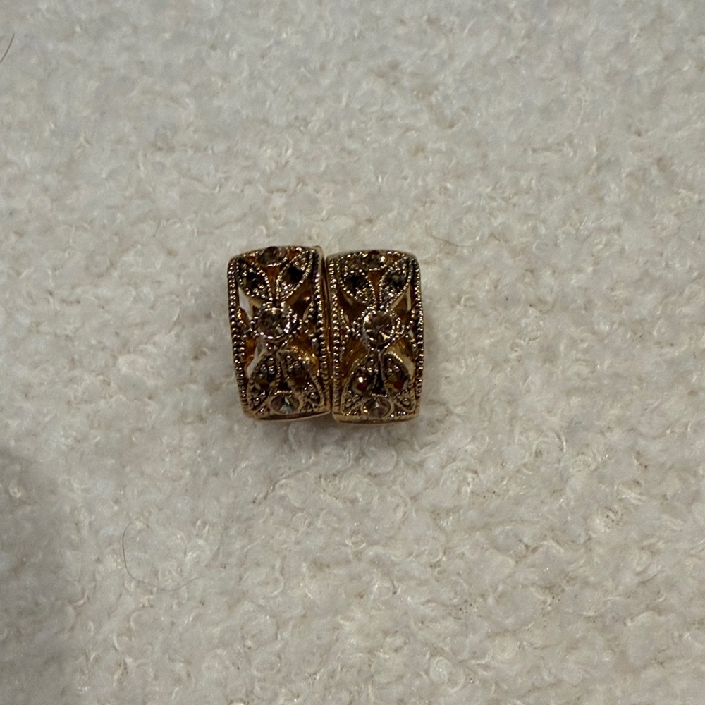 Vintage Costume clip on earrings